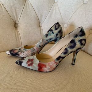 Nine West blossom classical heels.